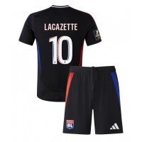 Olympique Lyonnais Alexandre Lacazette #10 Replika babykläder Bortaställ Barn 2024-25 Kortärmad (+ korta byxor)